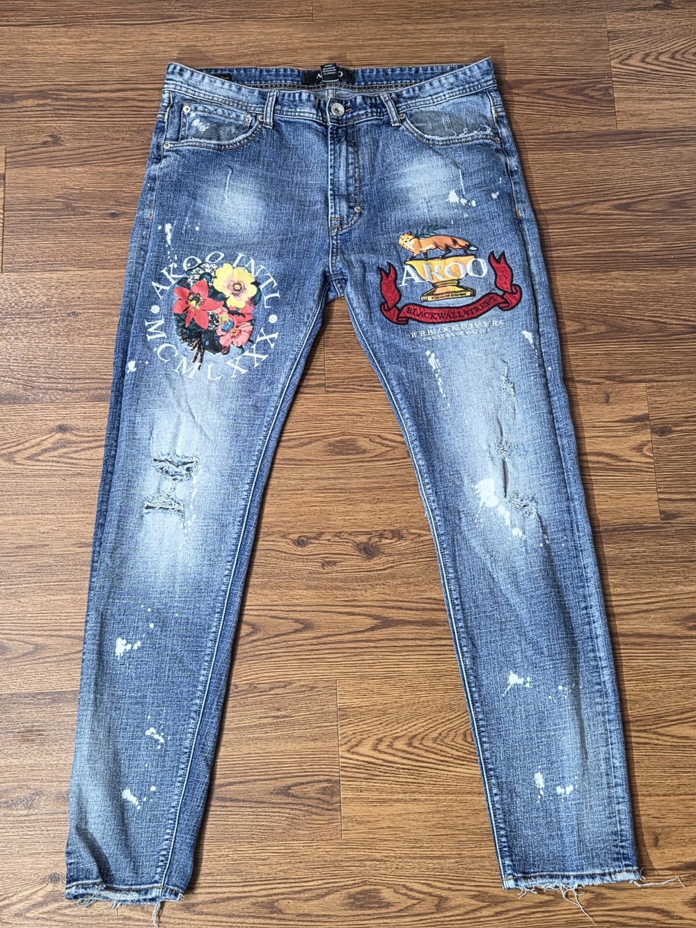 Akoo Blue Distressed Skinny Jeans with Floral & Crest Patches 36×30